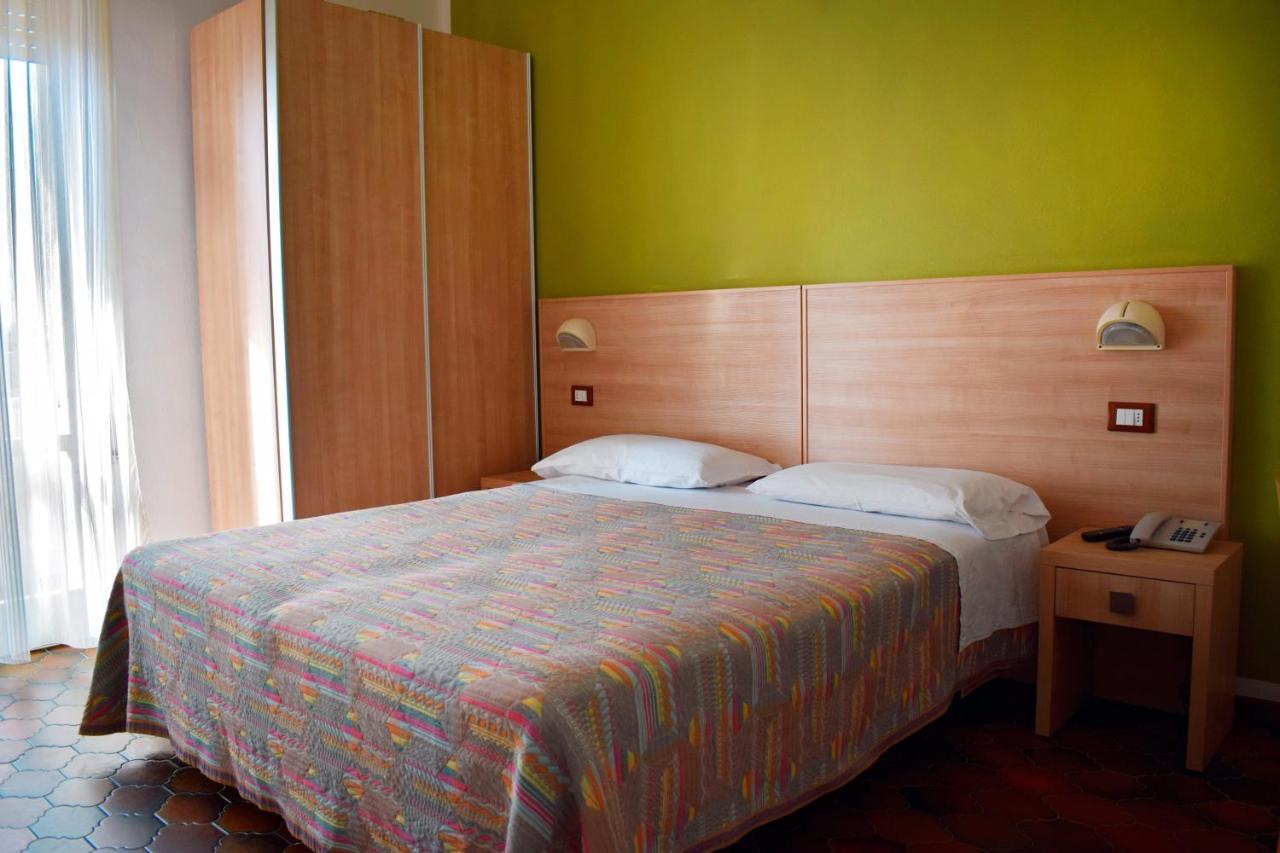 Hotel Gattuccio Cesenatico Extérieur photo