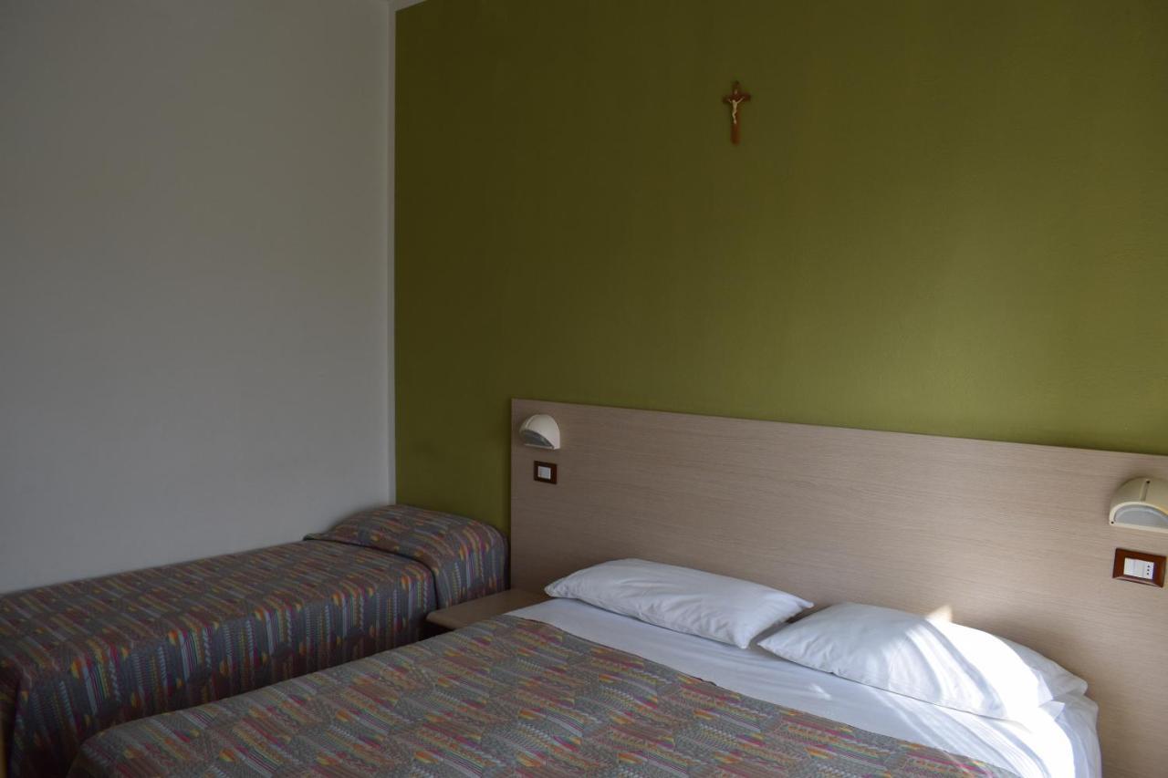 Hotel Gattuccio Cesenatico Extérieur photo