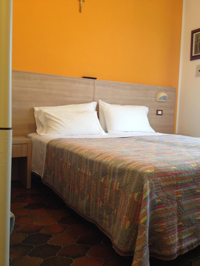 Hotel Gattuccio Cesenatico Extérieur photo