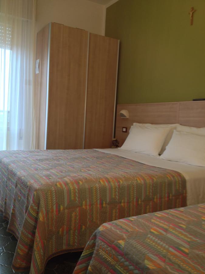Hotel Gattuccio Cesenatico Extérieur photo