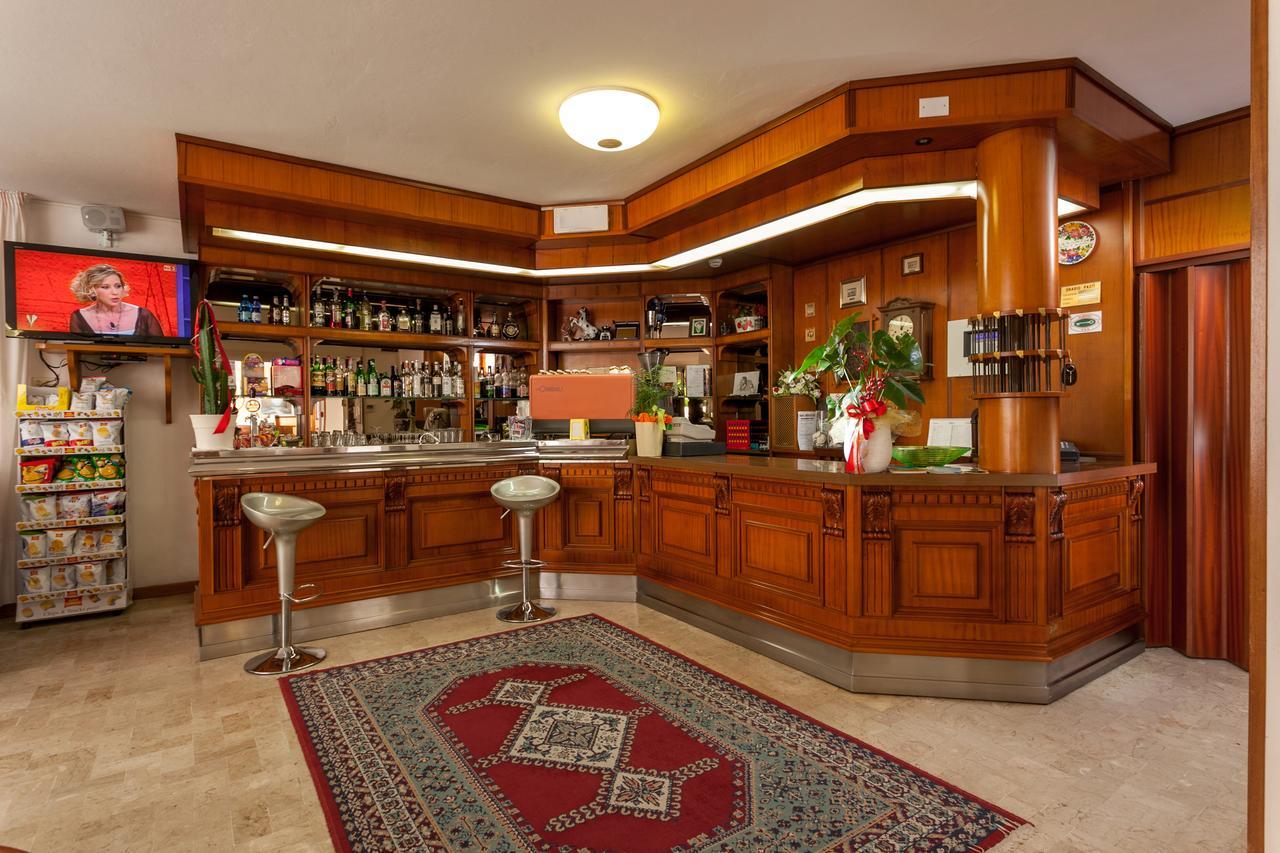 Hotel Gattuccio Cesenatico Extérieur photo