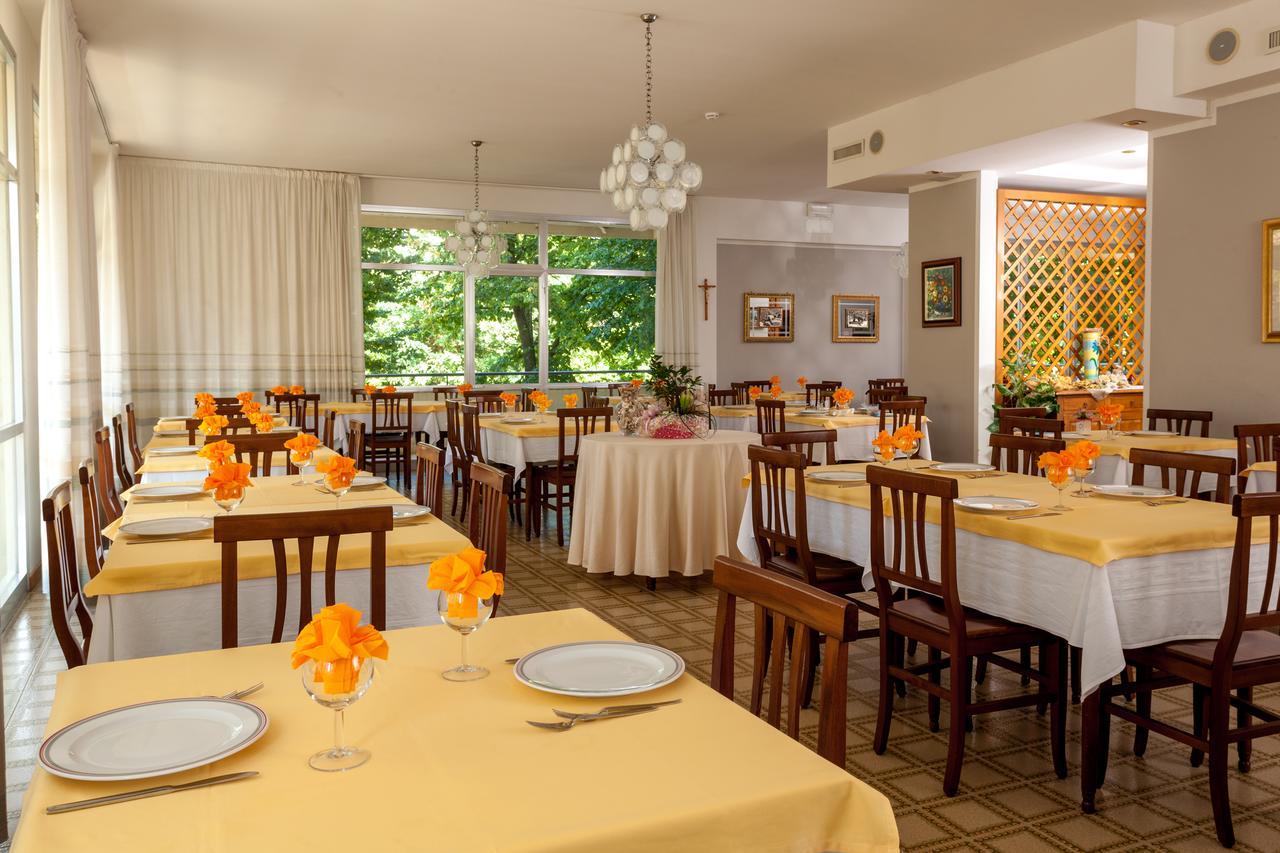 Hotel Gattuccio Cesenatico Extérieur photo